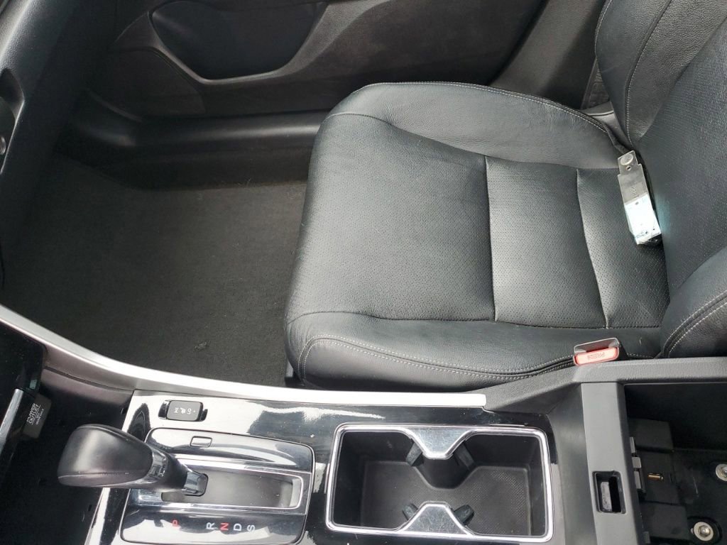 Used 2016 Honda Accord Touring image 22