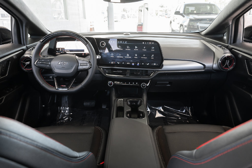 Used 2024 Chevrolet Equinox EV RS FWD image 20