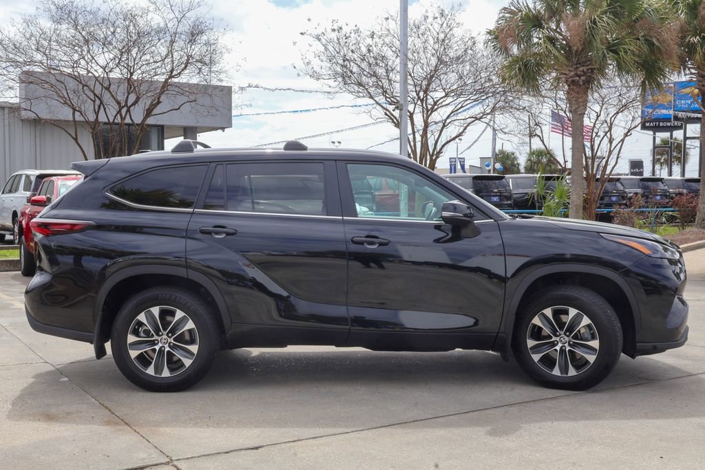 Used 2024 Toyota Highlander XLE image 25