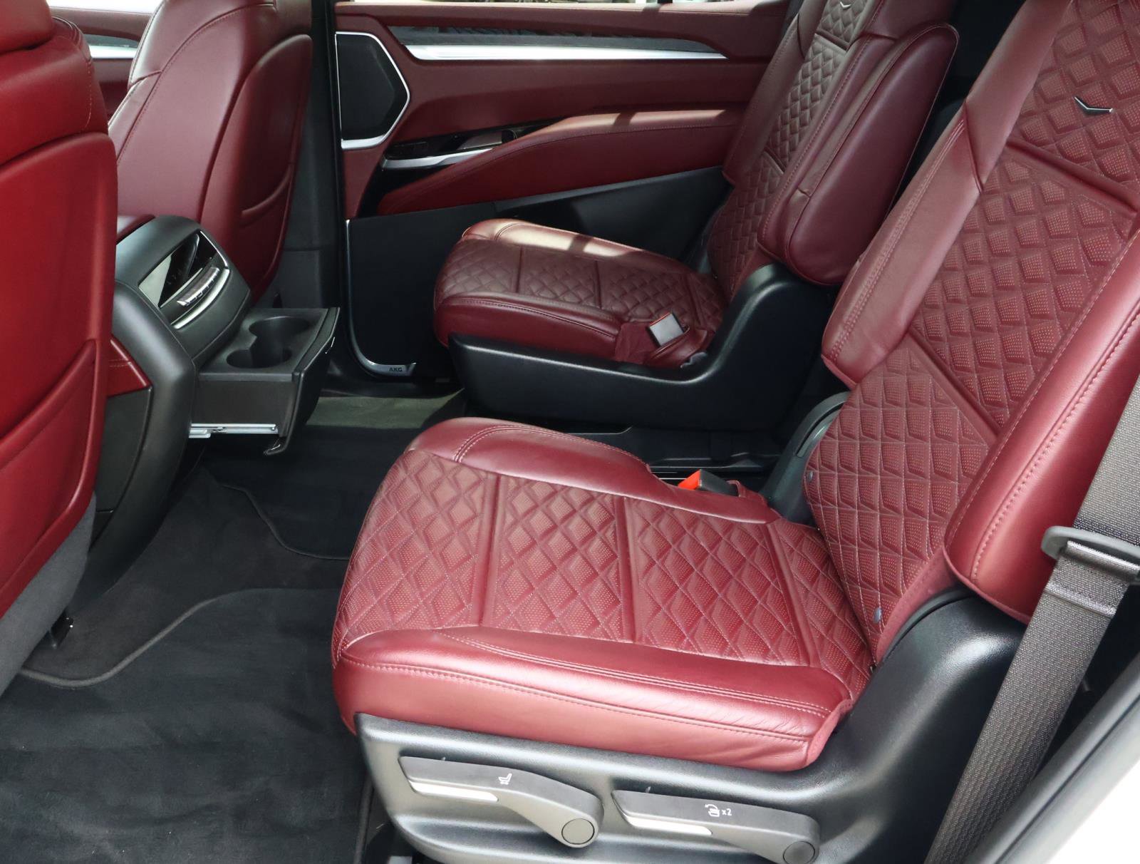 Used 2025 Cadillac Escalade Premium Luxury RWD image 27