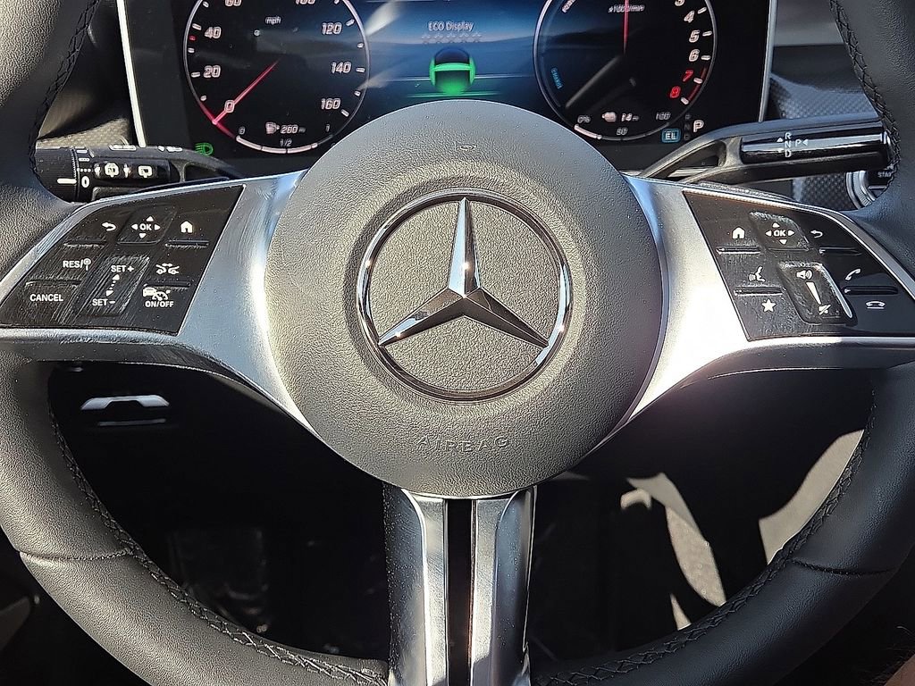 Used 2025 Mercedes-Benz GLC 350e 4MATIC image 30