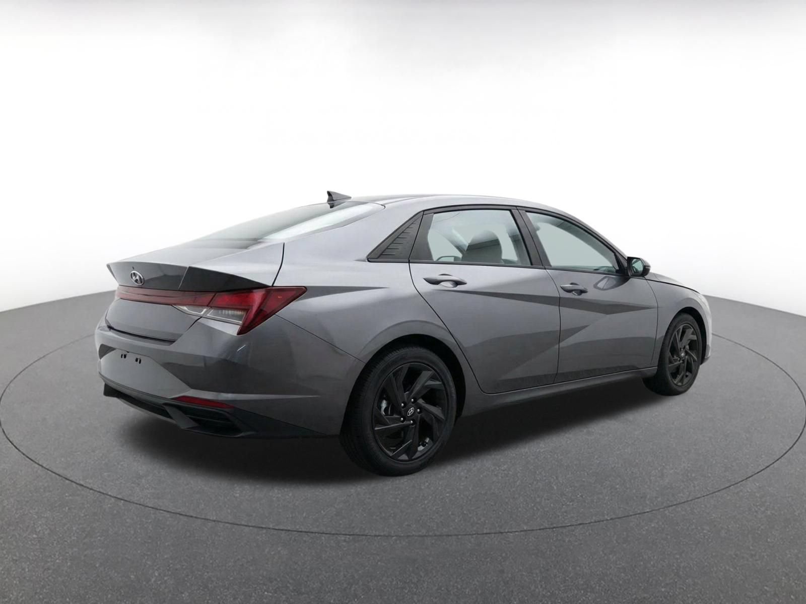 Used 2026 Hyundai Elantra Sport FWD image 10