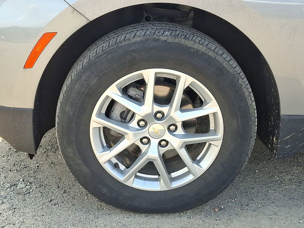Used 2023 Chevrolet Equinox LS w/ Driver Confidence II Package image 12