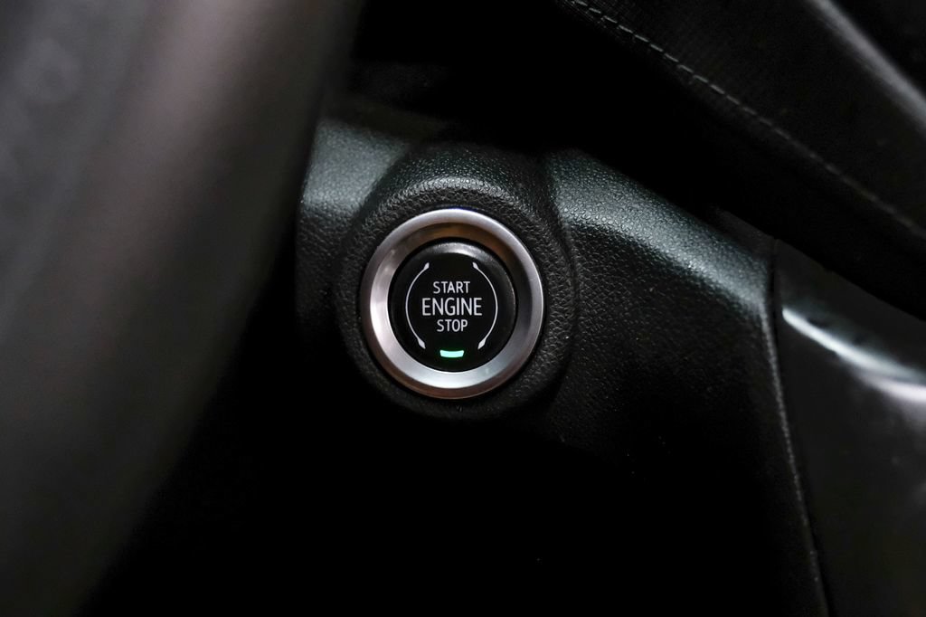 Used 2021 Chevrolet TrailBlazer LT w/ Sun and Liftgate Package FWD image 22