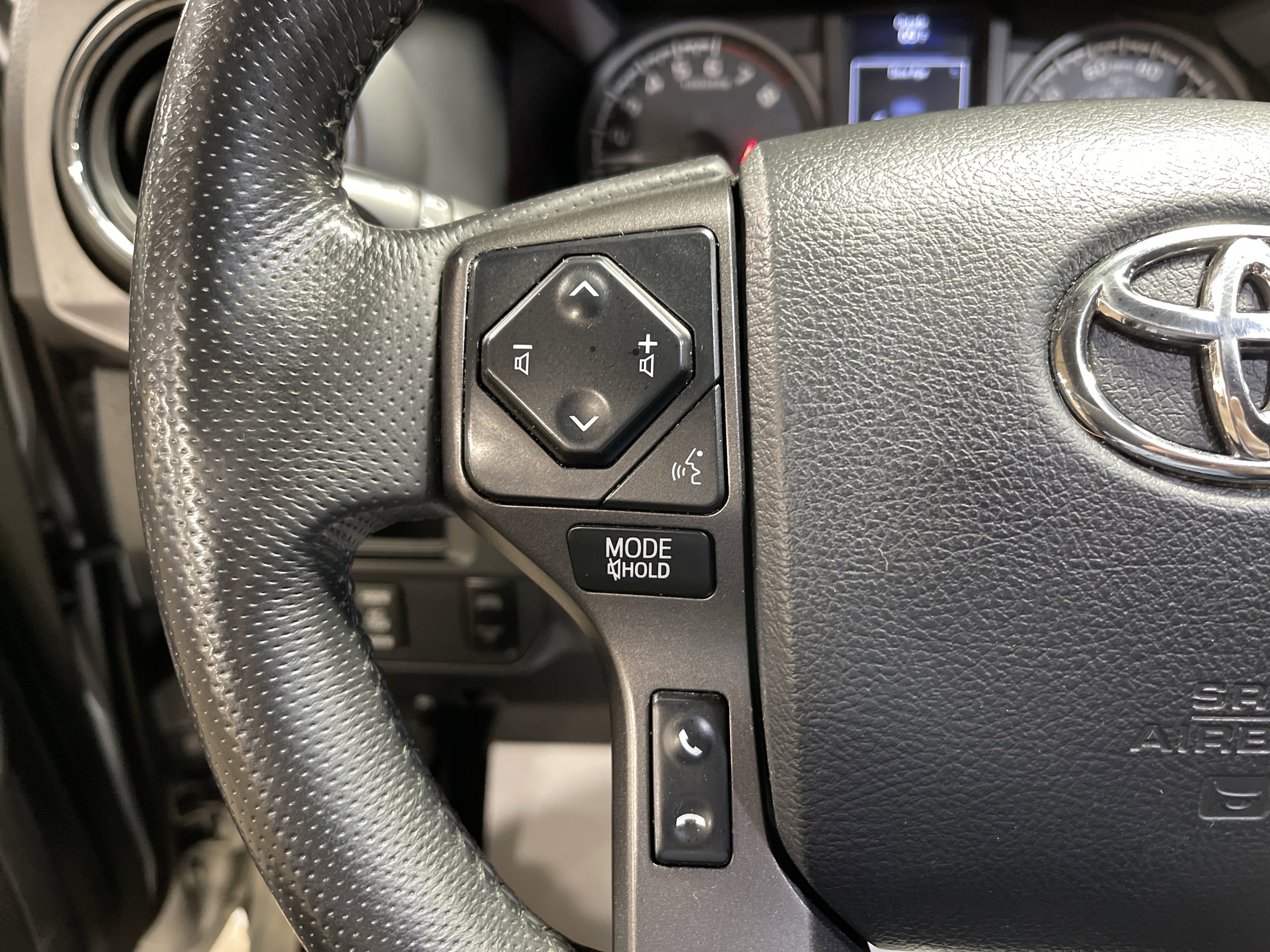 Used 2016 Toyota Tacoma TRD Off-Road image 20