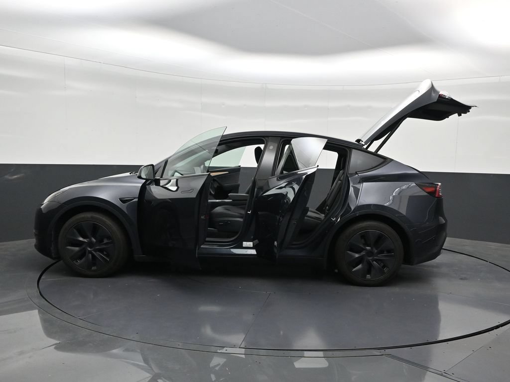 Used 2024 Tesla Model Y Long Range AWD/4WD image 32