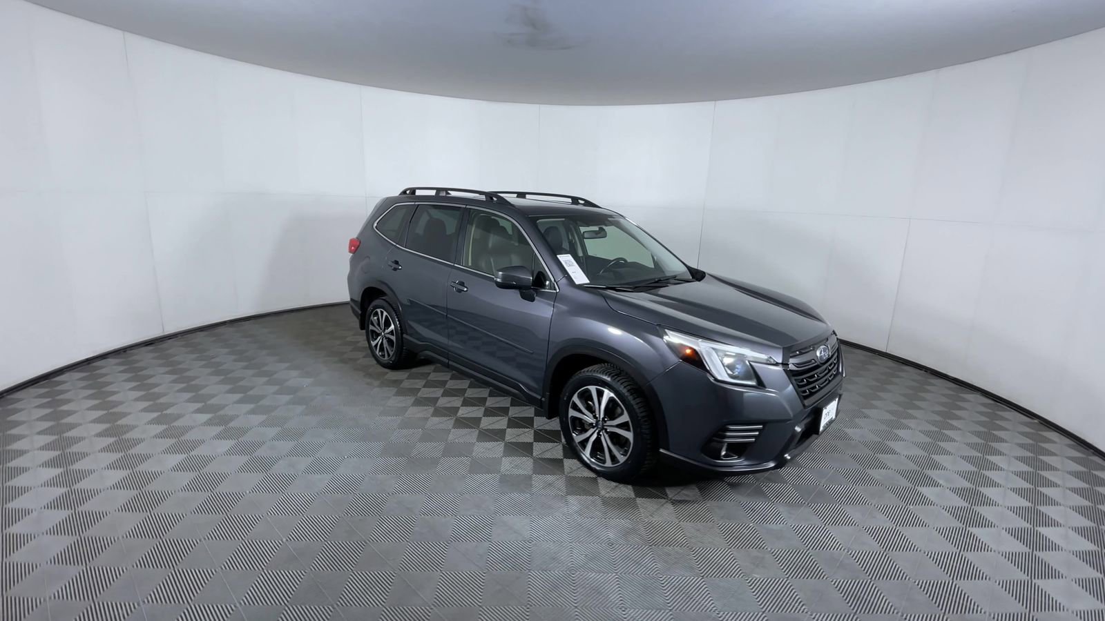 Used 2023 Subaru Forester Limited AWD/4WD image 2