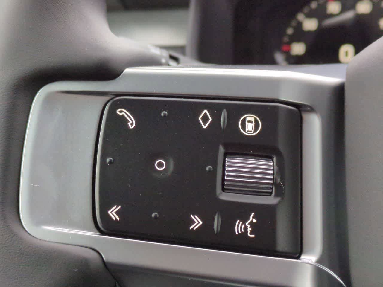 New 2026 Land Rover Discovery Limited Edition AWD/4WD image 24