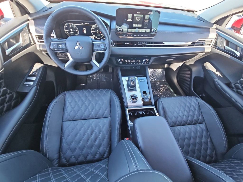 Used 2023 Mitsubishi Outlander SEL image 14