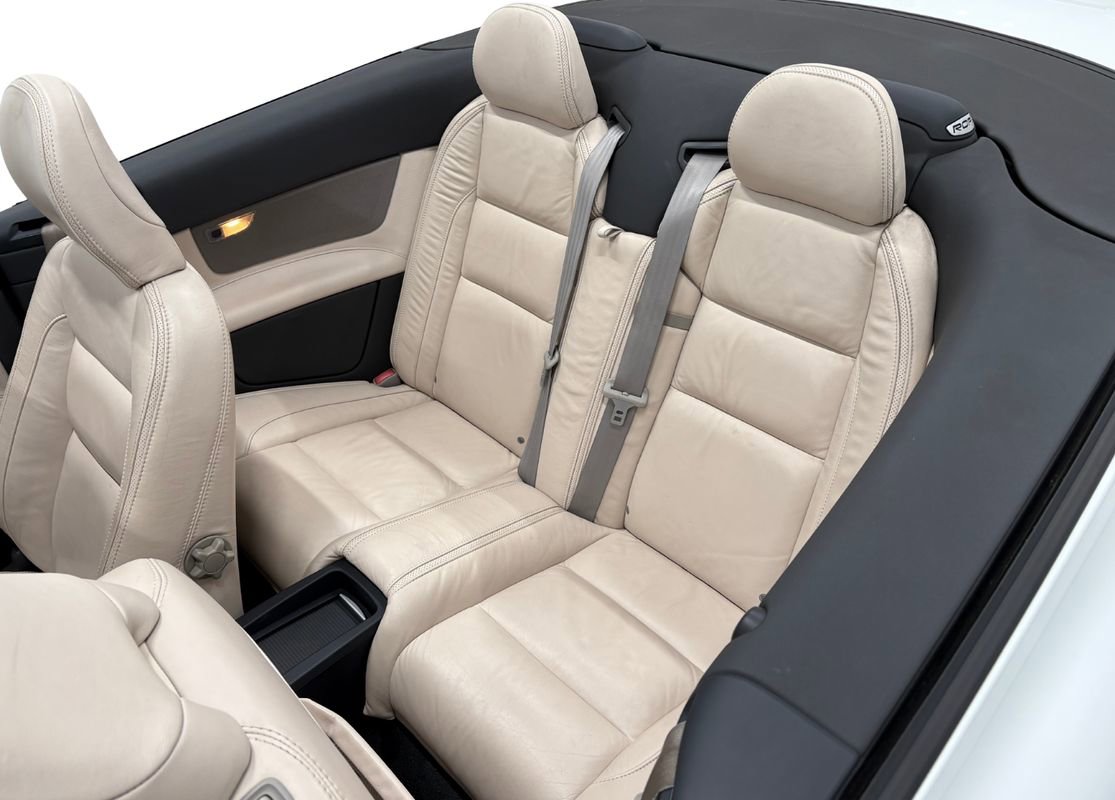 Used 2011 Volvo C70 T5 w/ Multimedia Pkg image 12