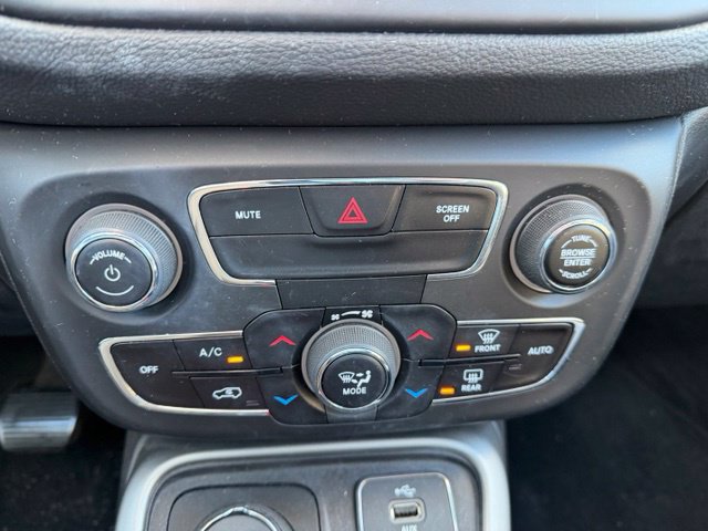 Used 2018 Jeep Compass Latitude w/ Popular Equipment Group AWD/4WD image 16