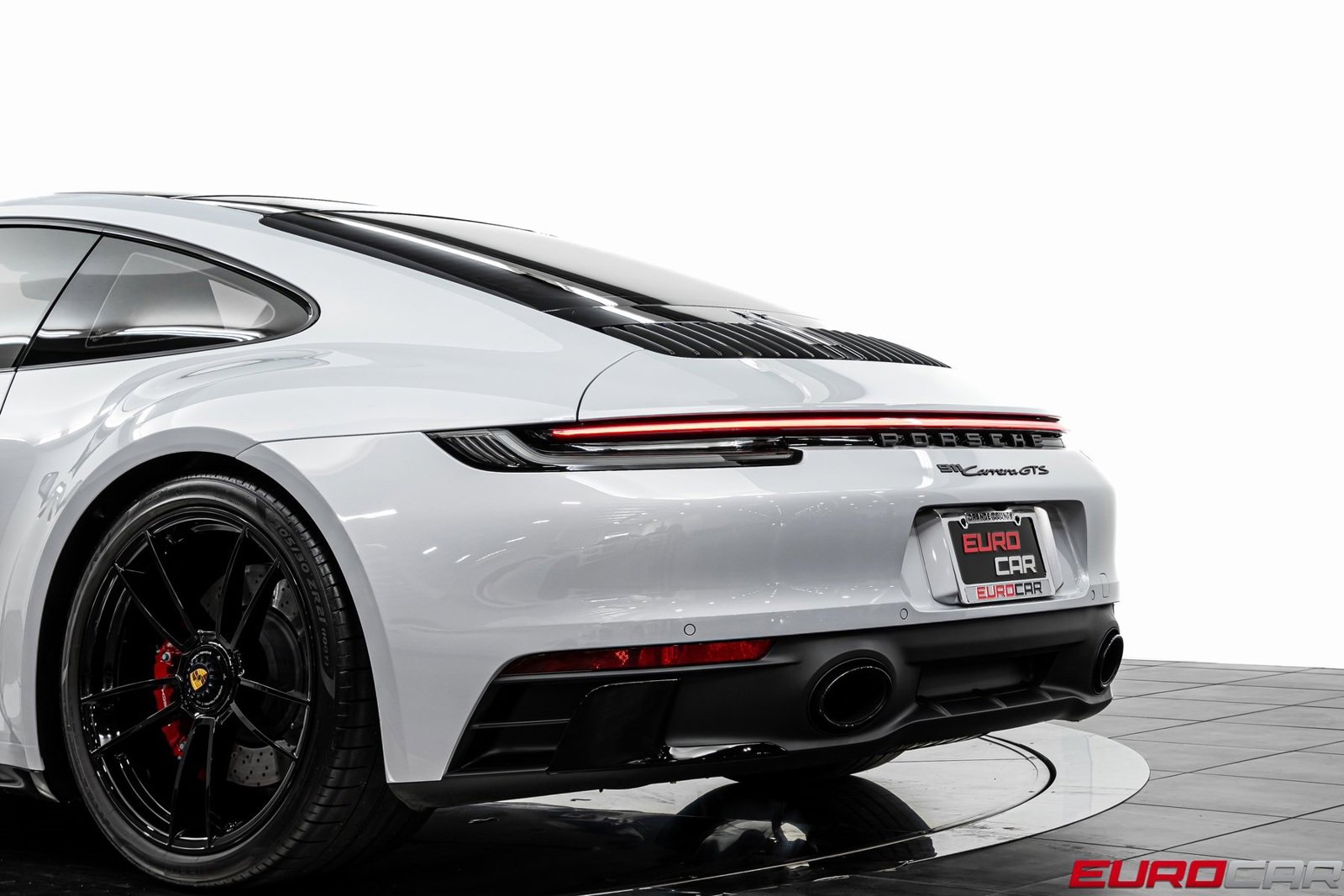 Used 2024 Porsche 911 Carrera GTS w/ Premium Package image 16