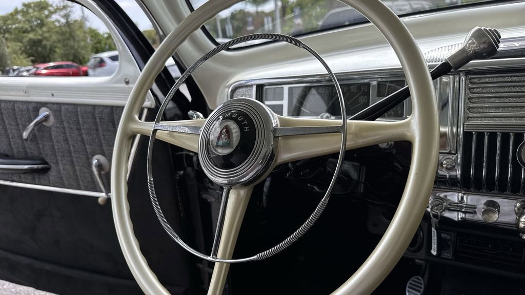 Used 2022 Chrysler Voyager LX image 51