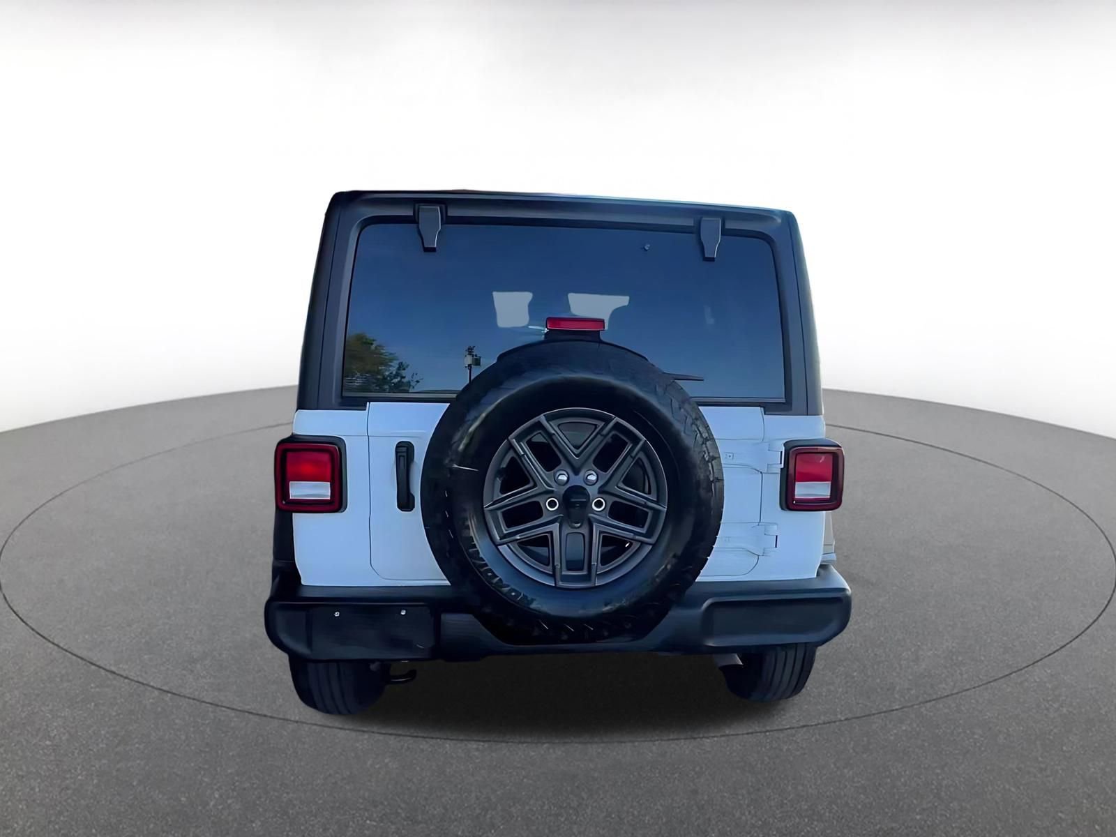 Used 2025 Jeep Wrangler Sport S image 11