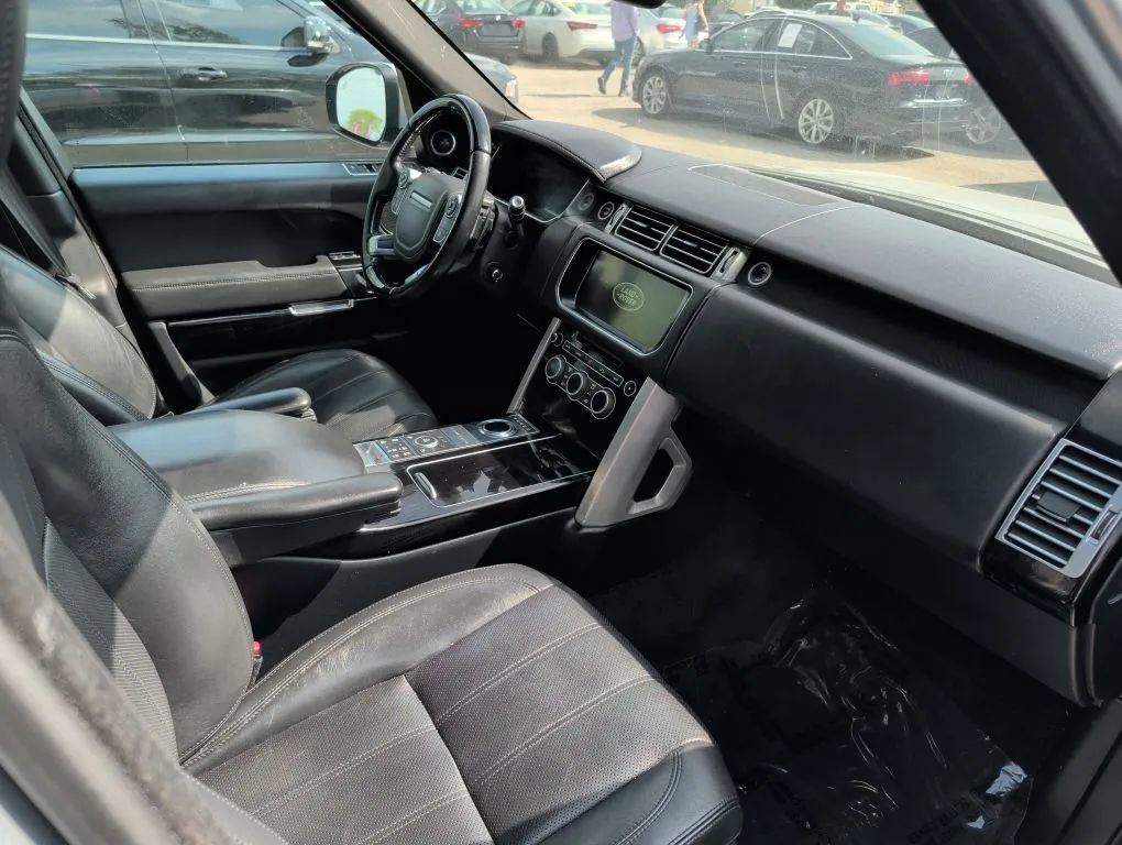 Used 2017 Land Rover Range Rover HSE AWD/4WD image 31