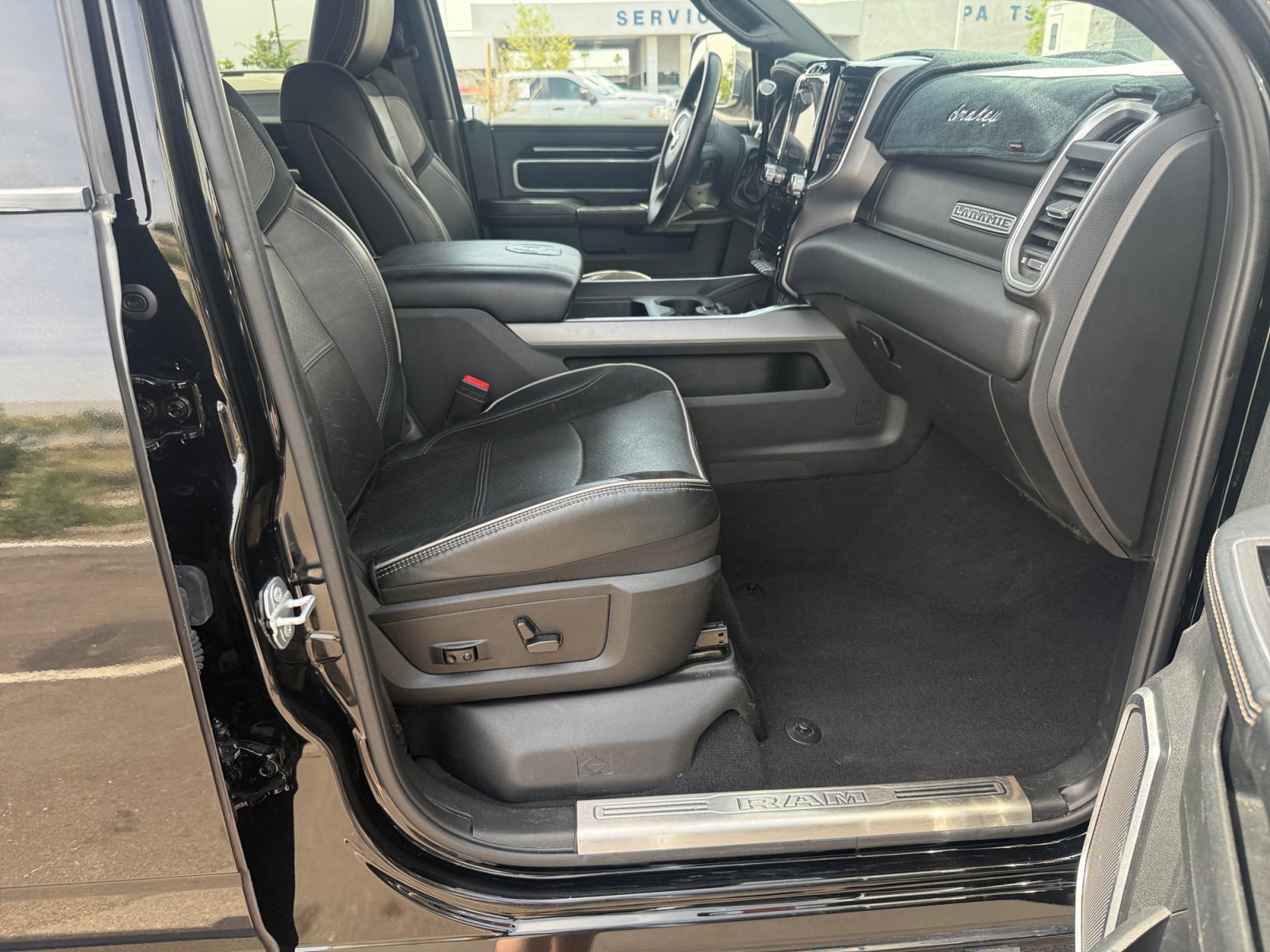 Used 2021 RAM 3500 Laramie image 30