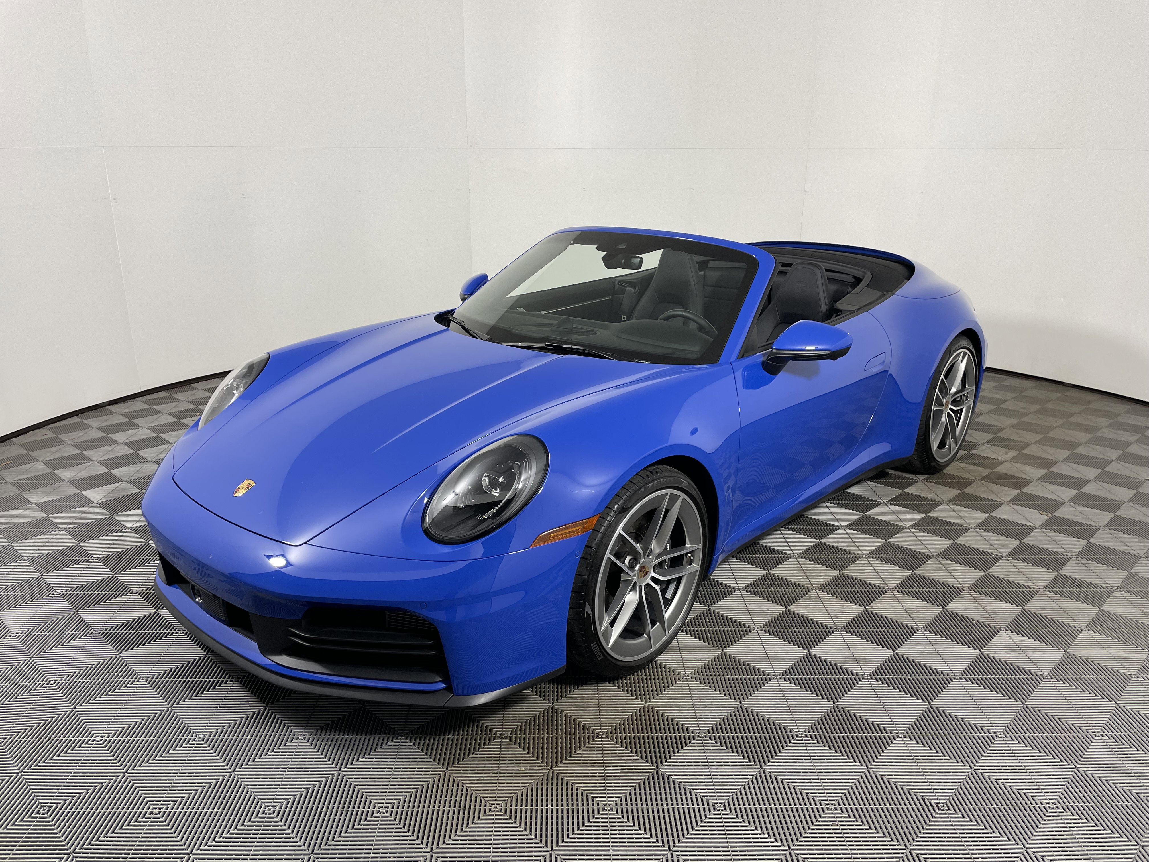 Used 2025 Porsche 911 Carrera image 11