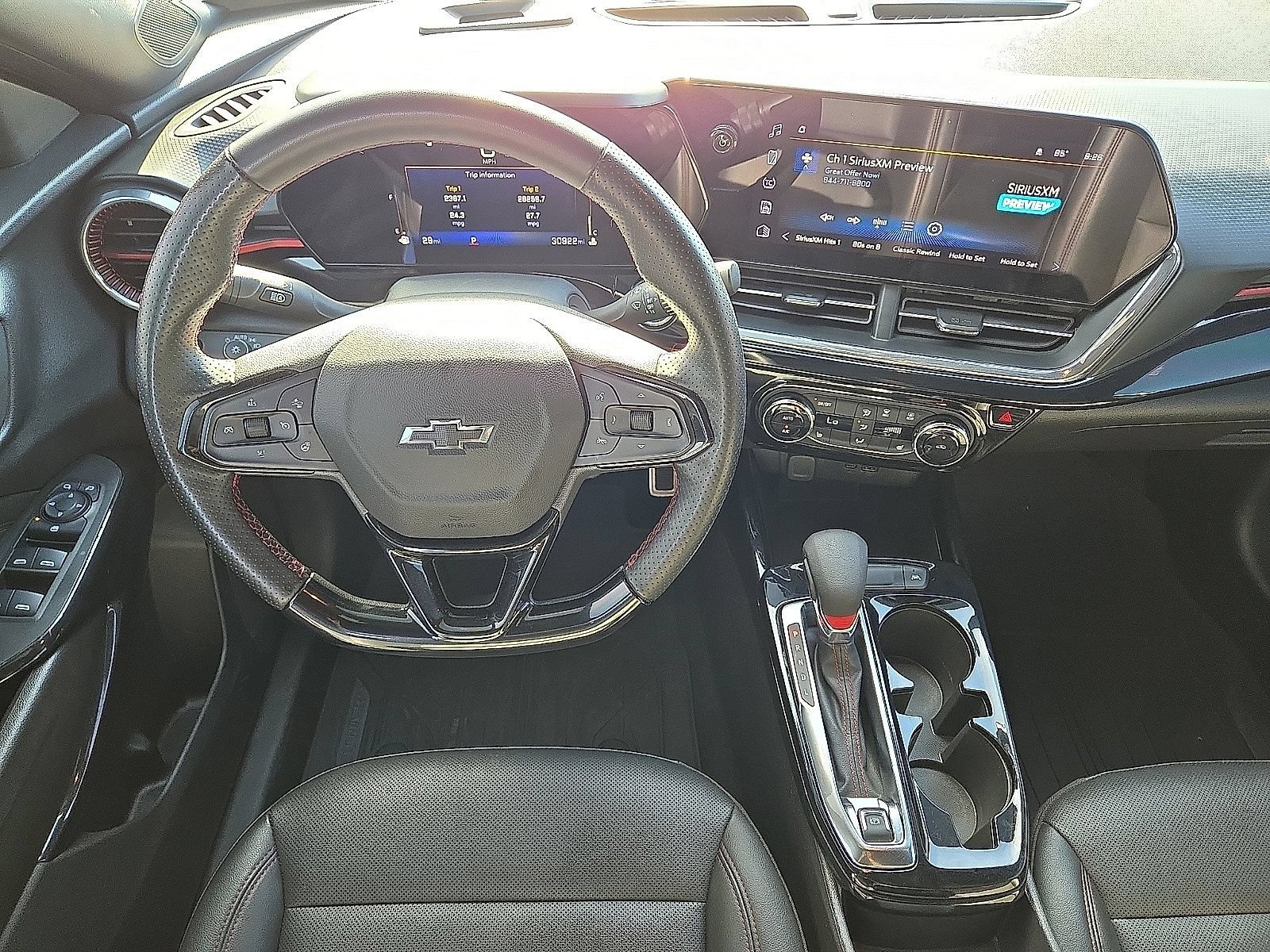Used 2025 Chevrolet Trax RS w/ Driver Confidence Package FWD image 17