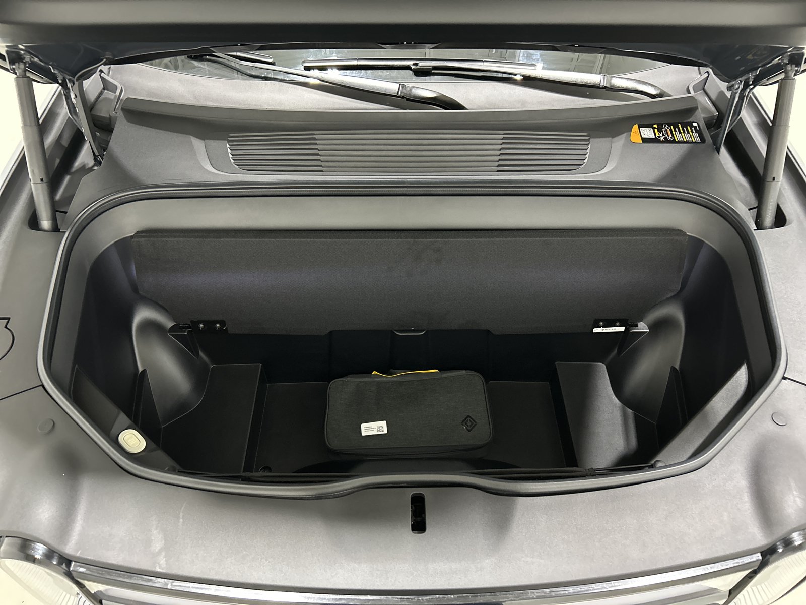 Used 2023 Rivian R1T Adventure AWD/4WD image 14