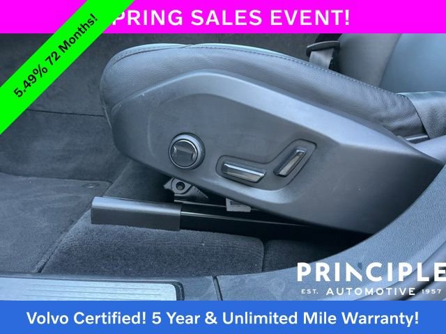 Certified 2025 Volvo XC60 B5 Core image 30