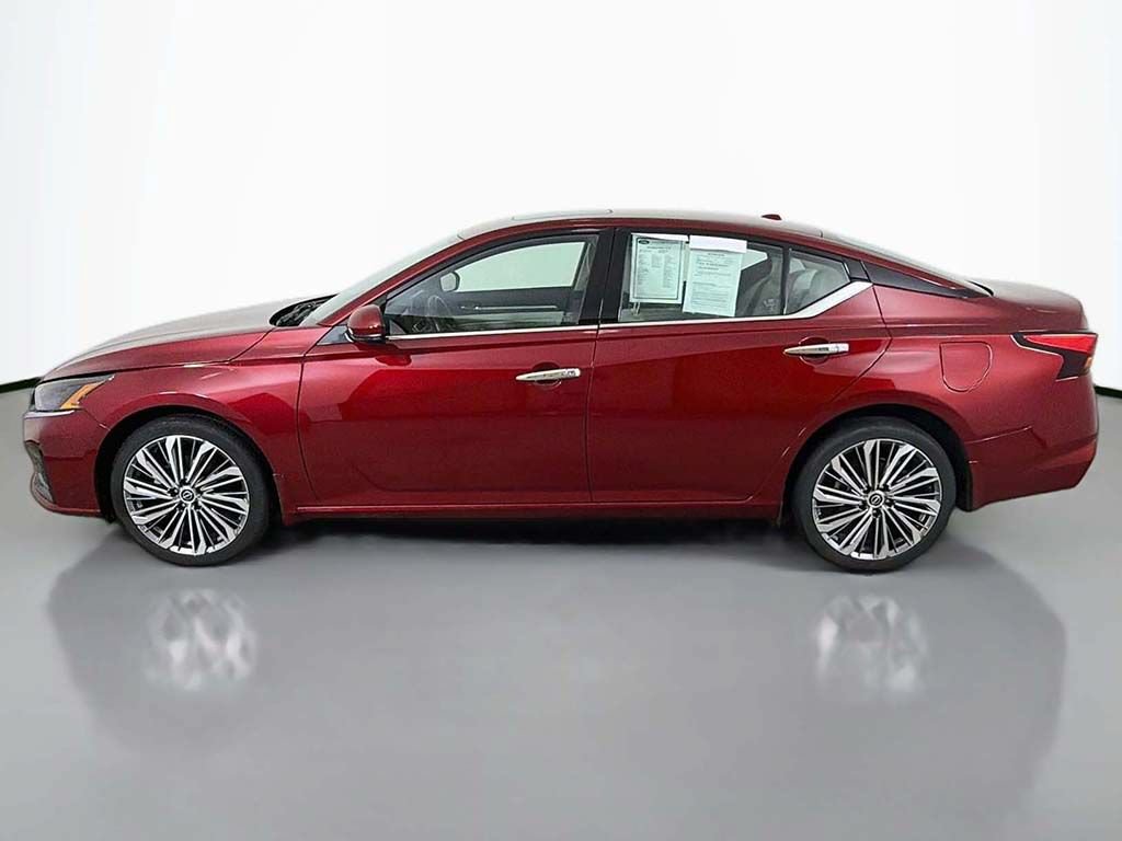 Used 2023 Nissan Altima 2.5 SL AWD/4WD image 16