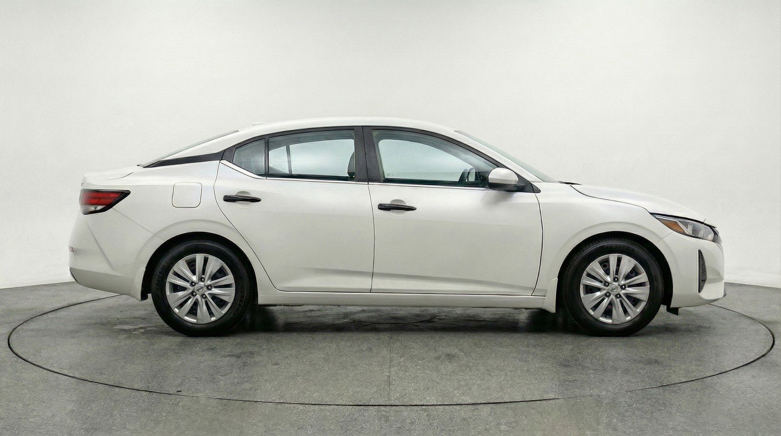 Used 2025 Nissan Sentra S image 11