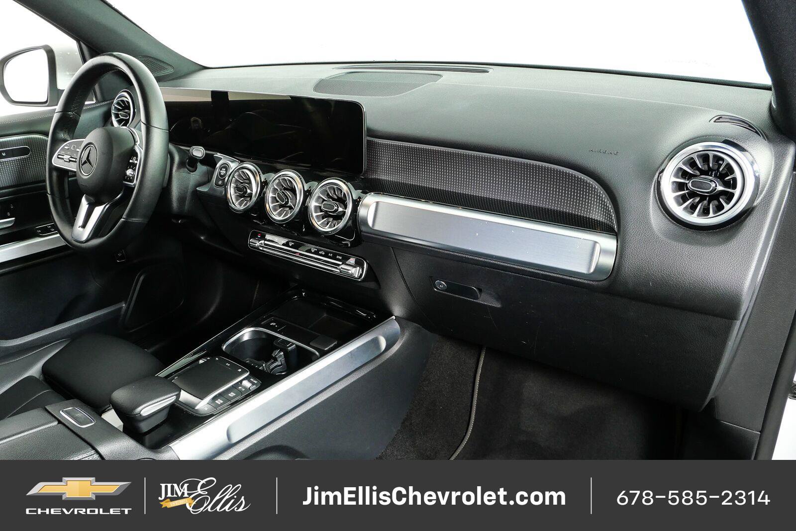 Used 2022 Mercedes-Benz GLB 250 w/ Premium Package Lite image 22