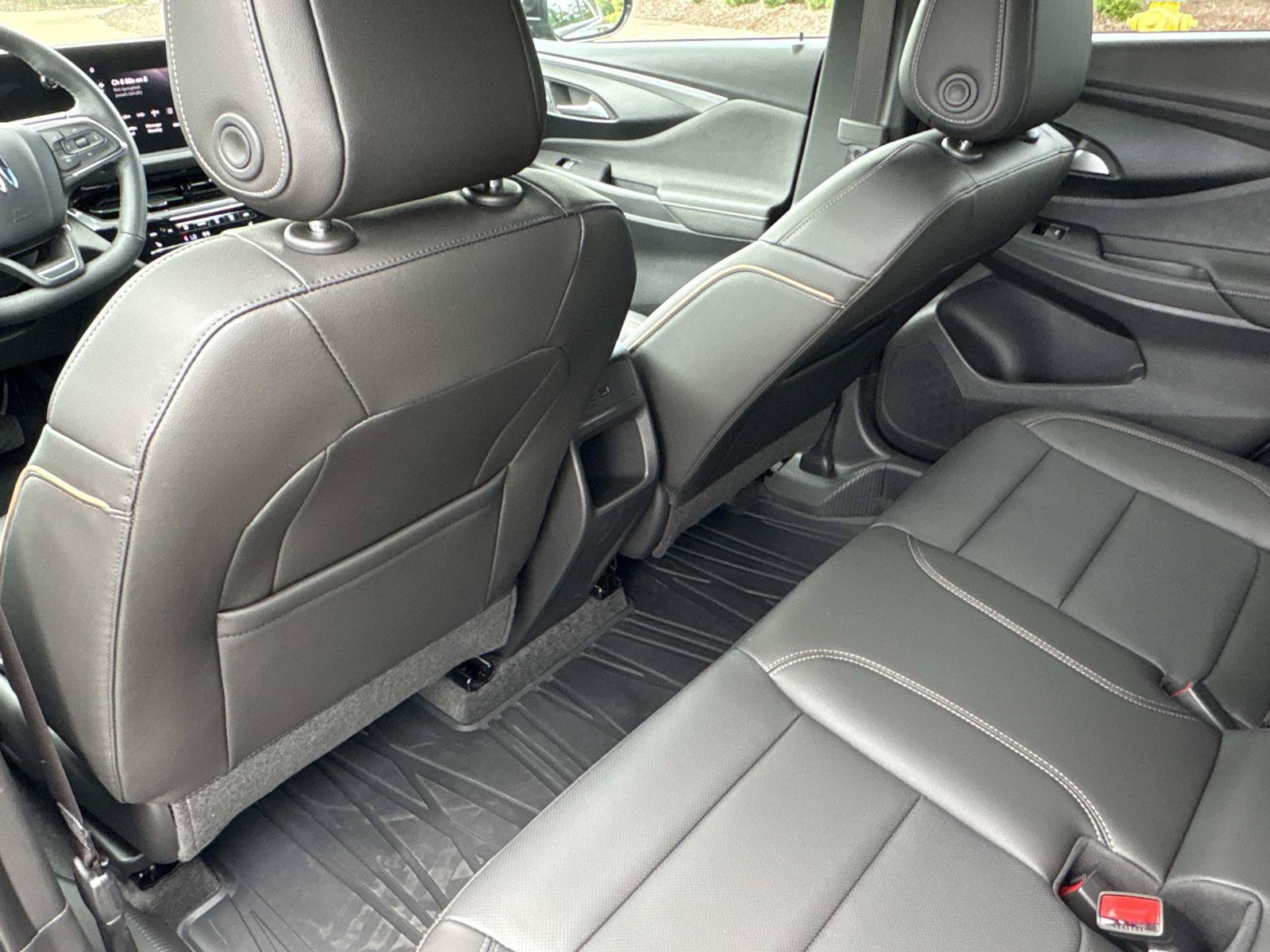 Used 2026 Buick Envista Avenir FWD image 30