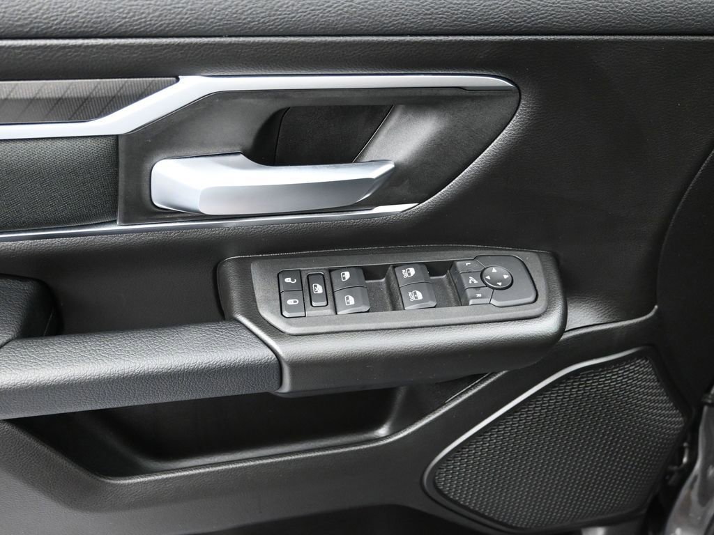 New 2026 RAM 1500 4x4 Crew Cab image 12