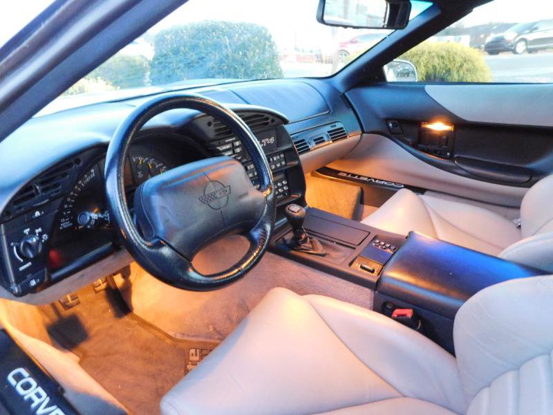 Used 1996 Chevrolet Corvette Convertible image 3