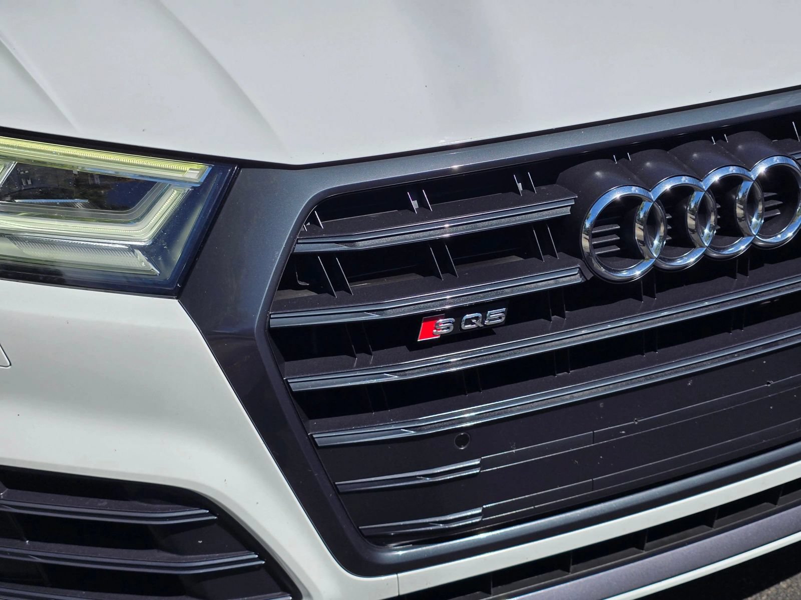 Used 2019 Audi SQ5 Premium Plus w/ Premium Plus Package AWD/4WD image 8