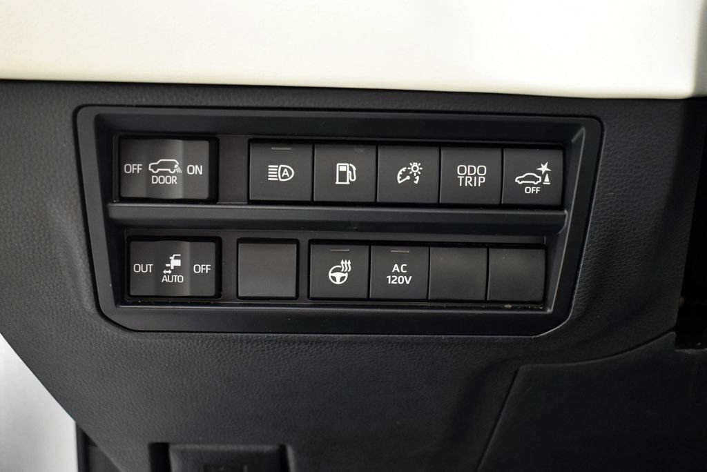 Used 2024 Toyota Sequoia Capstone AWD/4WD image 13