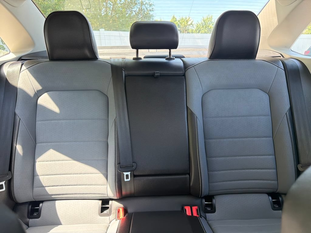 Used 2025 Volkswagen Jetta SE w/ Sunroof Package FWD image 52