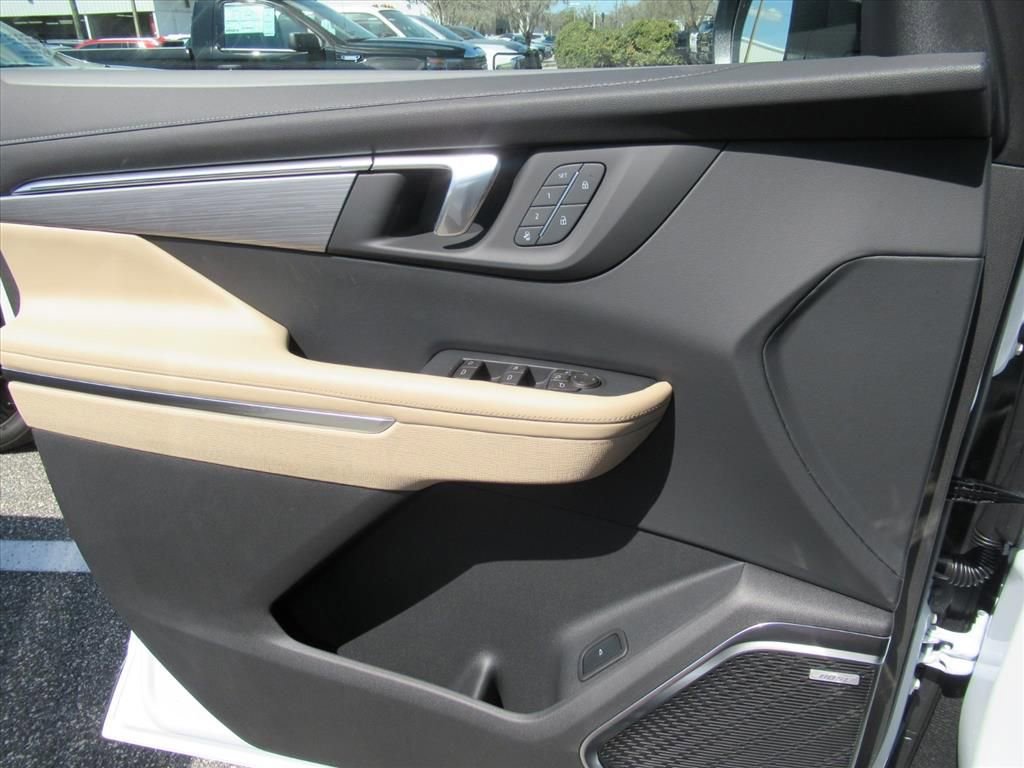 New 2026 Buick Enclave Preferred w/ Power Package image 17