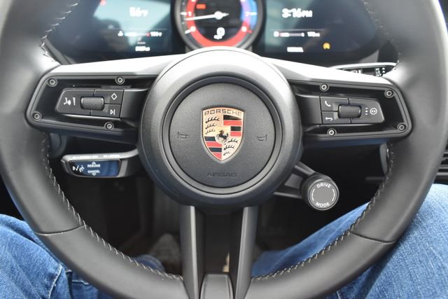 Used 2024 Porsche 911 Carrera T RWD image 23