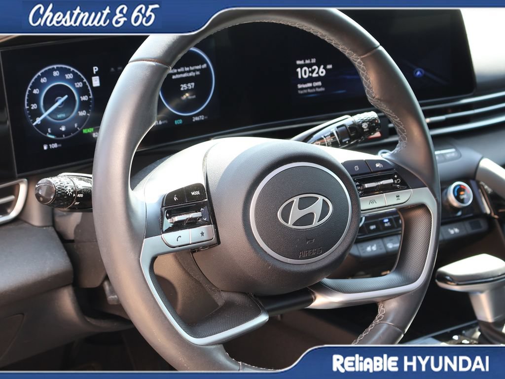 Used 2025 Hyundai Elantra Limited FWD image 25