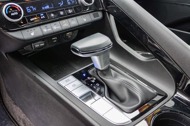 Certified 2023 Hyundai Elantra Limited FWD image 20