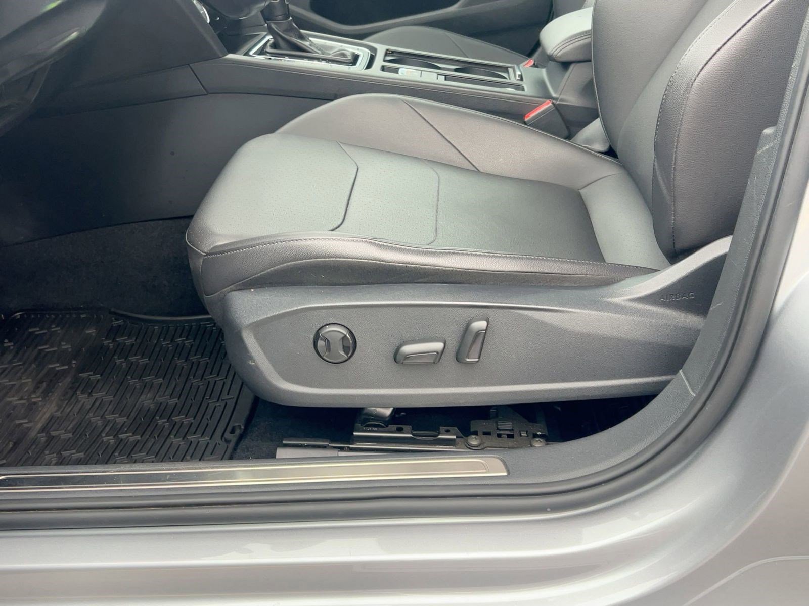 Used 2020 Volkswagen Arteon SE image 13