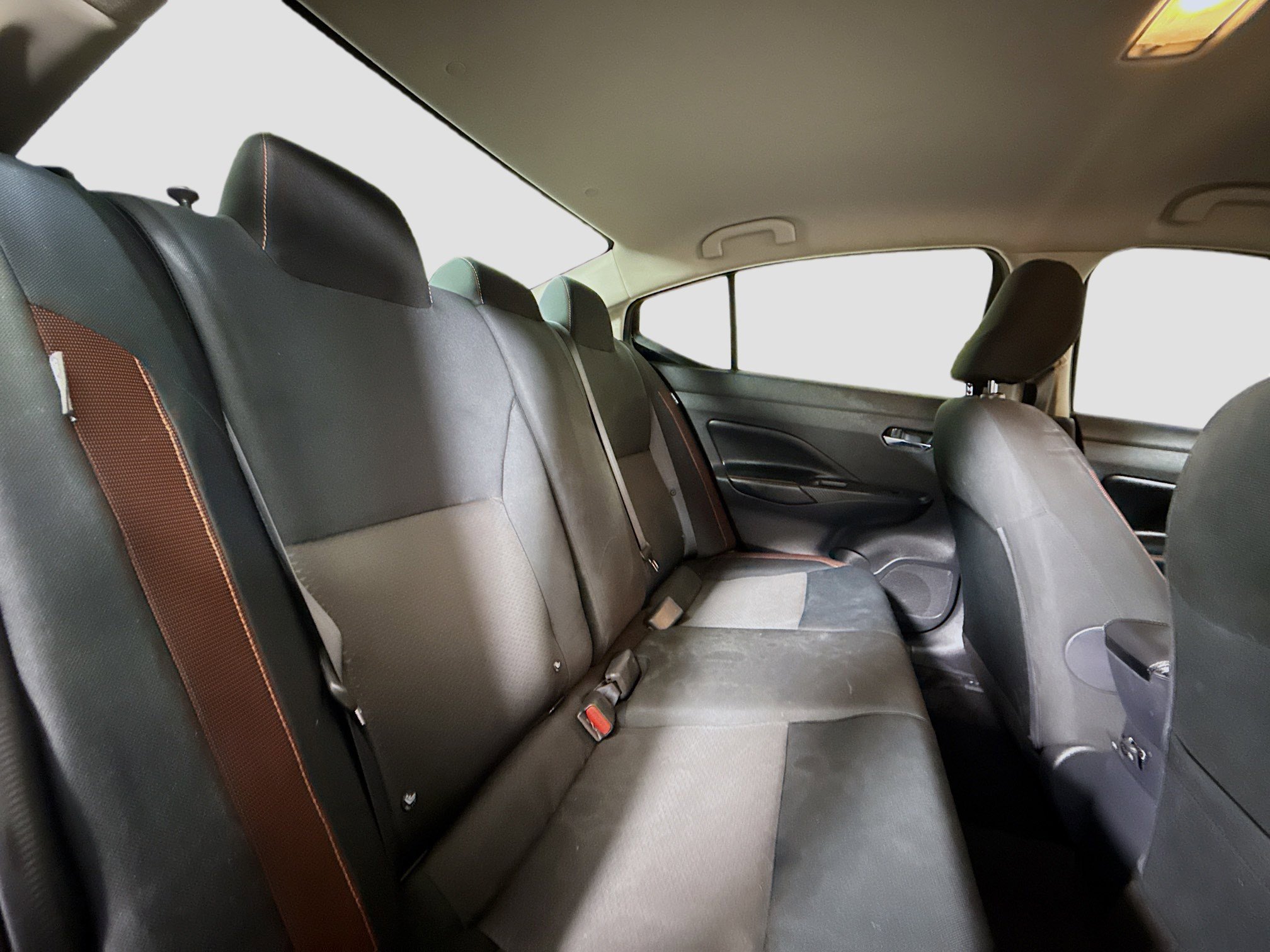 Used 2020 Nissan Versa SR image 27