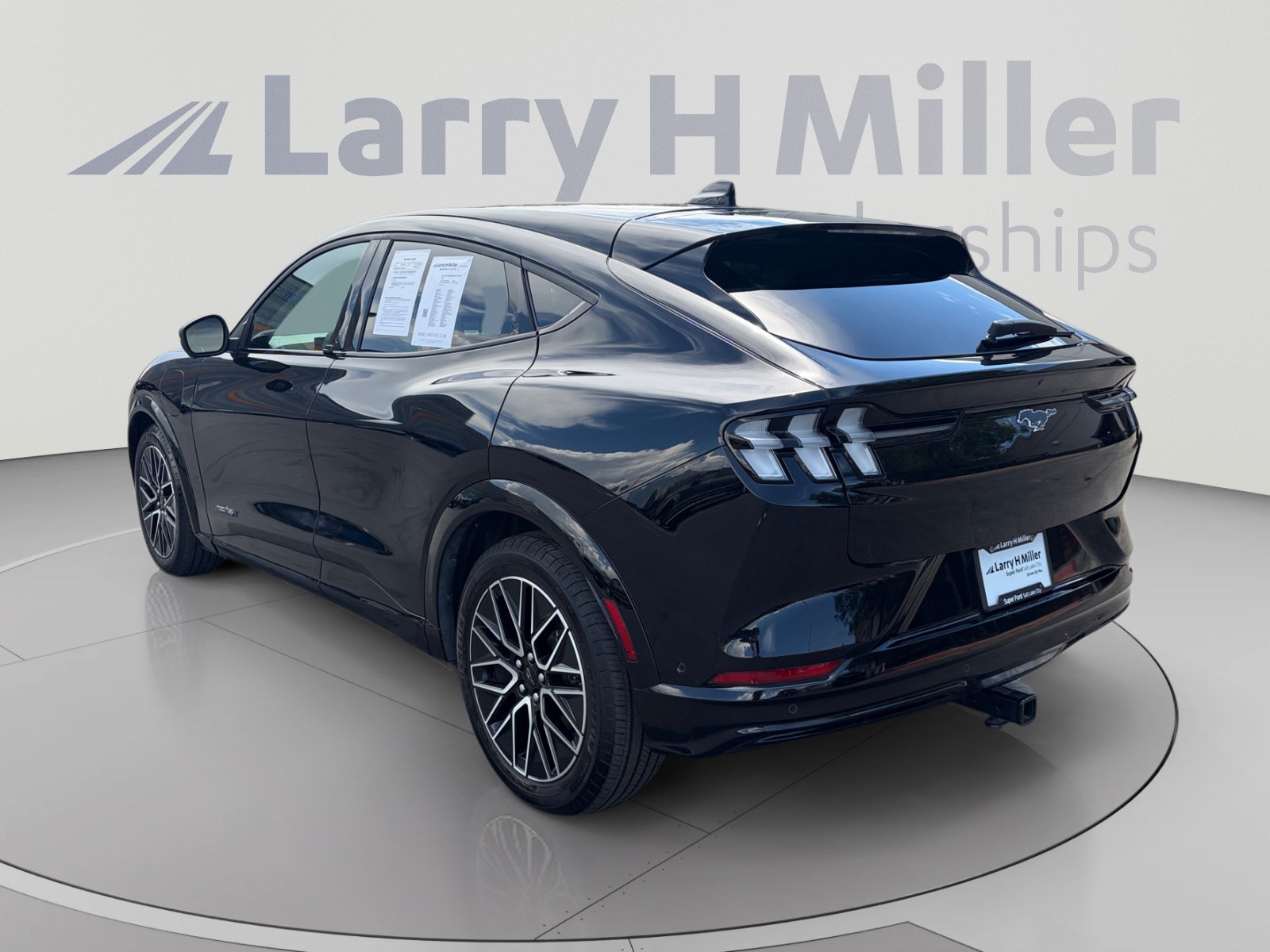 Certified 2024 Ford Mustang Mach-E Premium AWD/4WD image 3