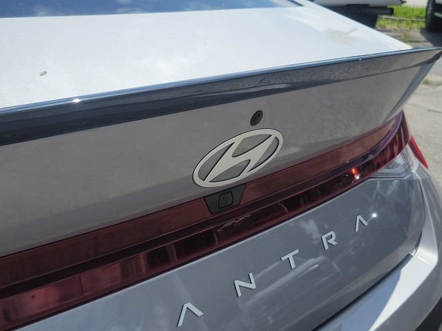 Used 2025 Hyundai Elantra Sport FWD image 5
