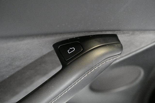 Used 2023 Tesla Model Y Long Range AWD/4WD image 47