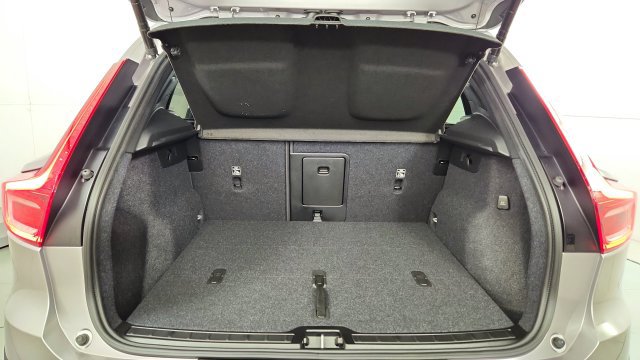 New 2026 Volvo XC40 B5 Plus w/ Protection Package Premier AWD/4WD image 37