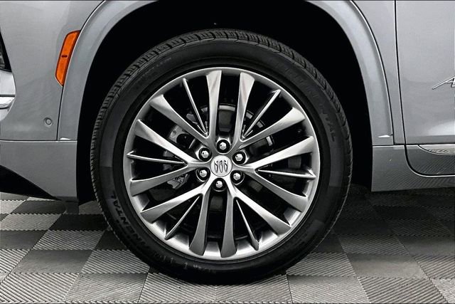 Used 2025 Buick Enclave Avenir w/ Super Cruise Package image 10