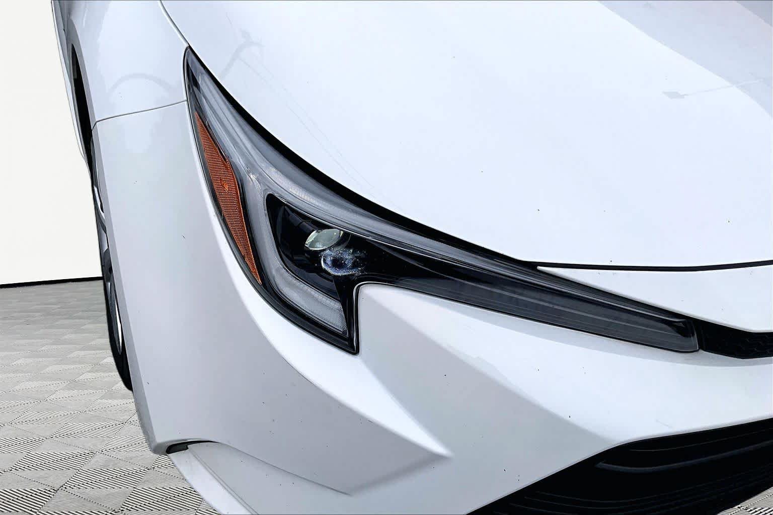 Used 2025 Toyota Corolla LE FWD image 28