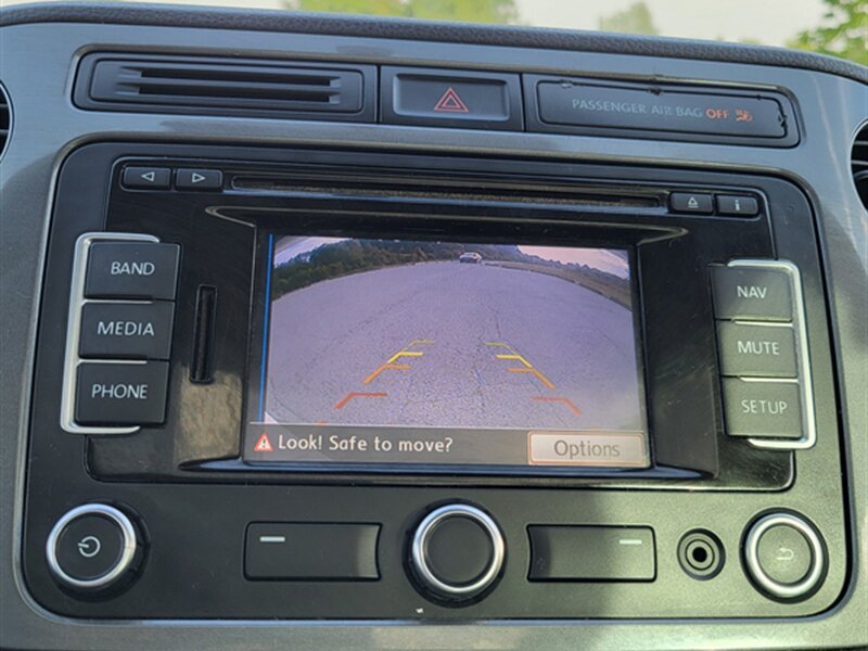 Used 2013 Volkswagen Tiguan SE FWD image 17