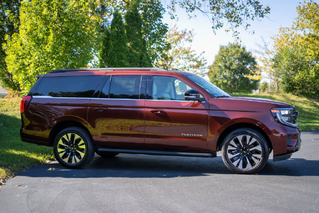 New 2027 Ford Expedition Max Platinum AWD/4WD image 4