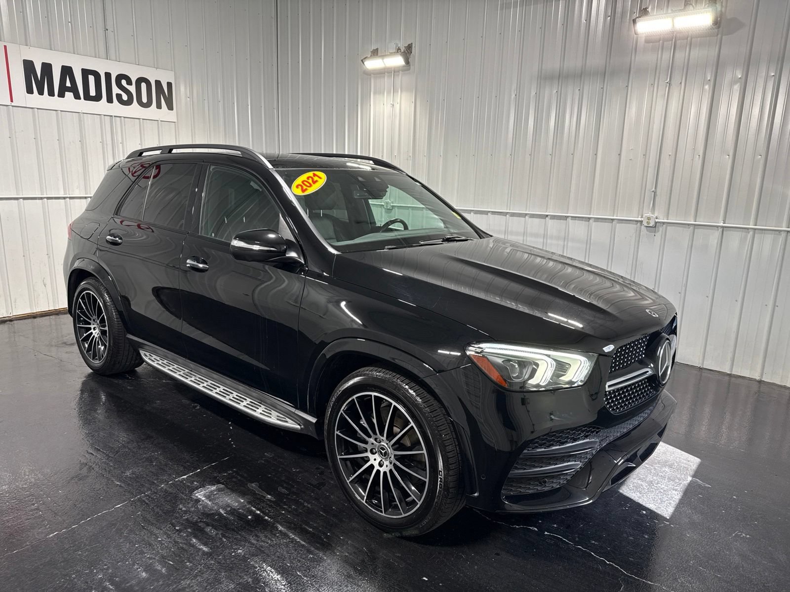 Used 2021 Mercedes-Benz GLE 450 4MATIC image 4