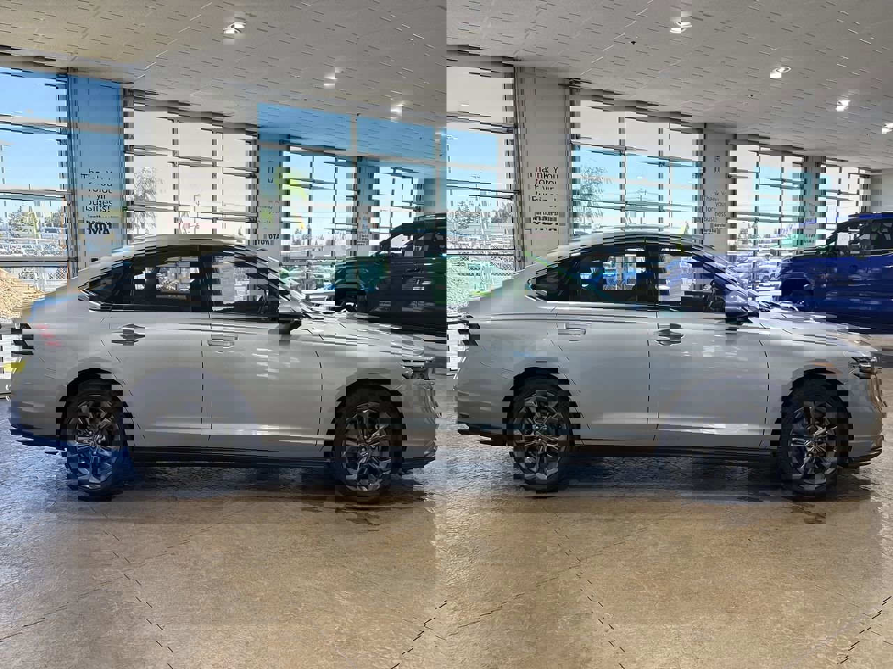 Used 2023 Honda Accord EX image 3