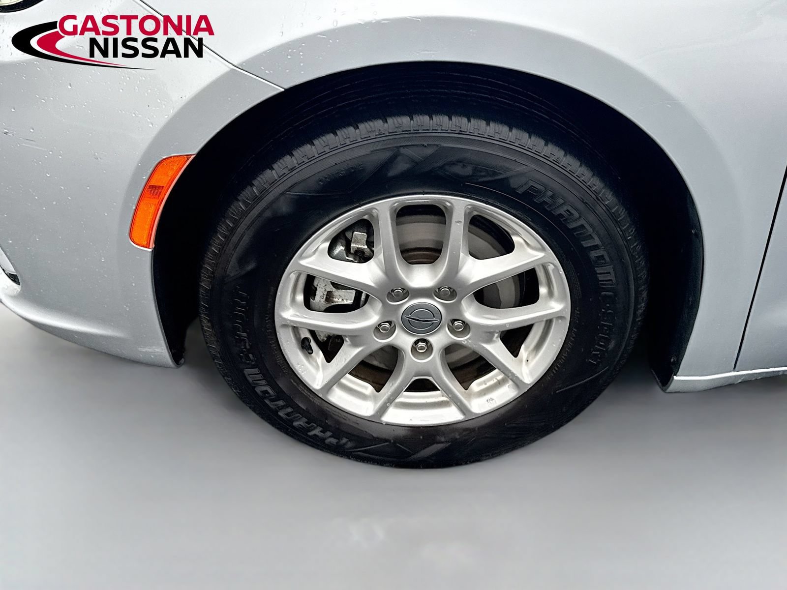 Used 2023 Chrysler Pacifica Touring-L FWD image 40
